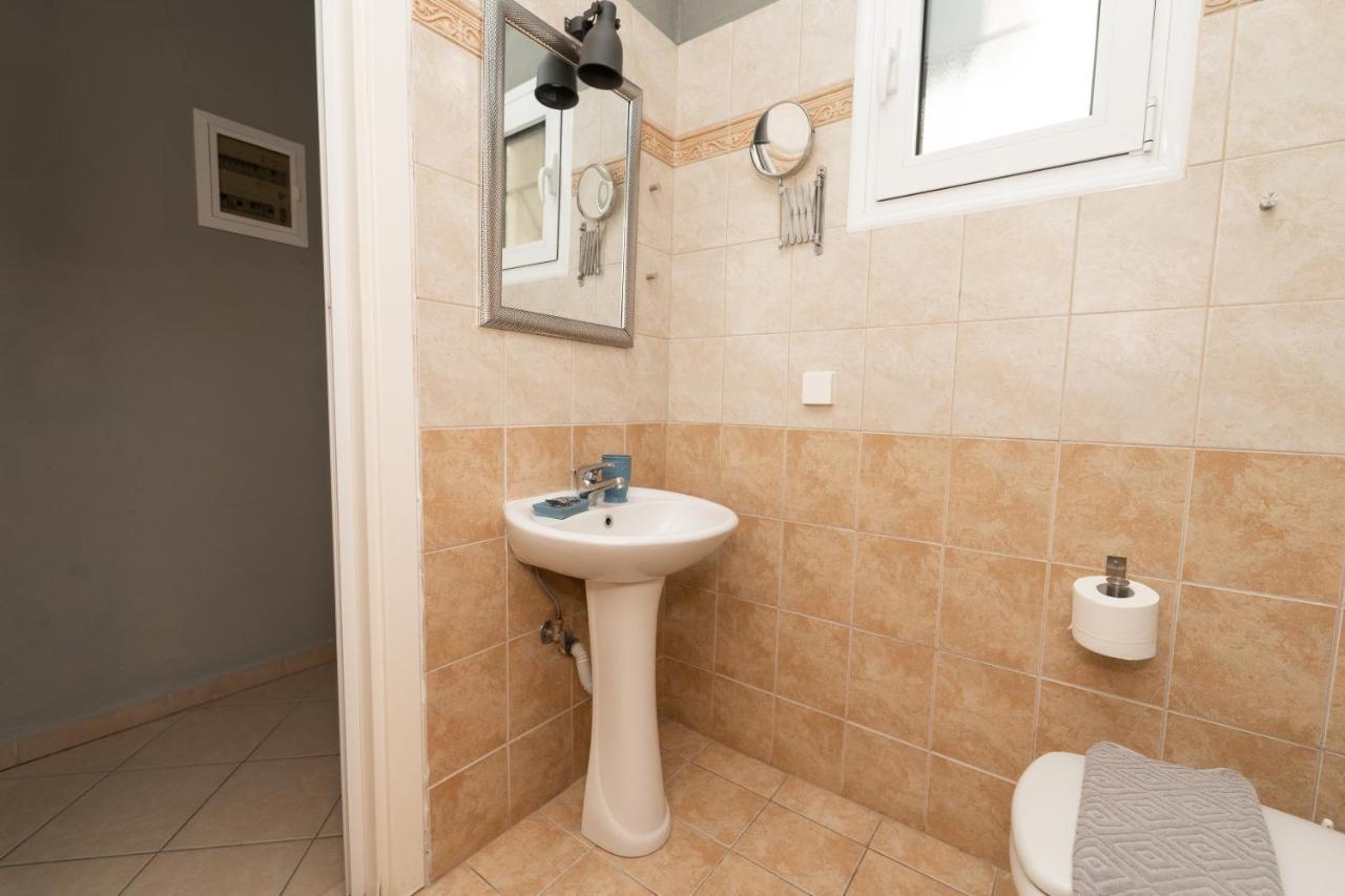 Glykanisos Mini Suites Néa Péramos Bagian luar foto