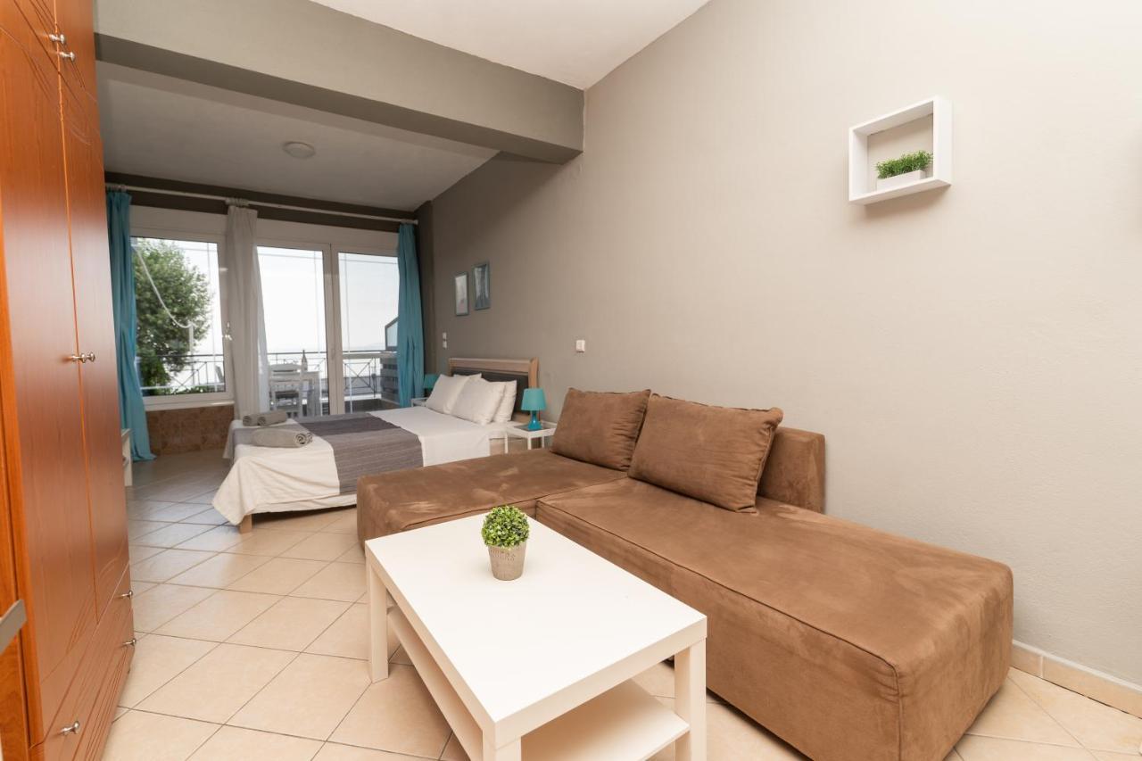 Glykanisos Mini Suites Néa Péramos Bagian luar foto