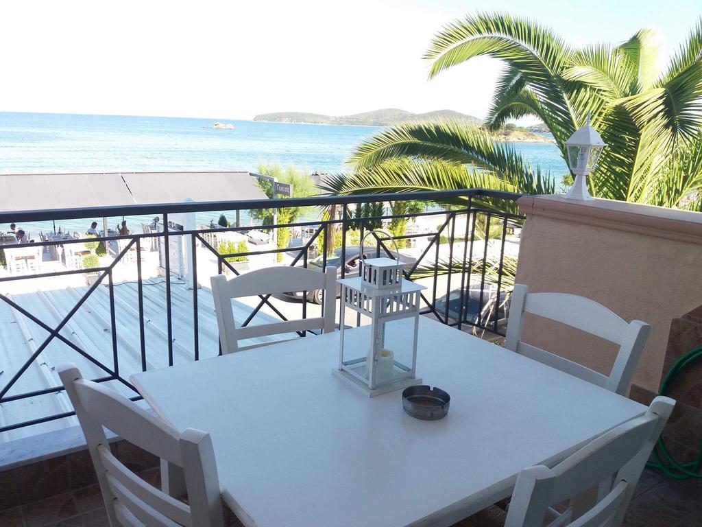 Glykanisos Mini Suites Néa Péramos Bagian luar foto