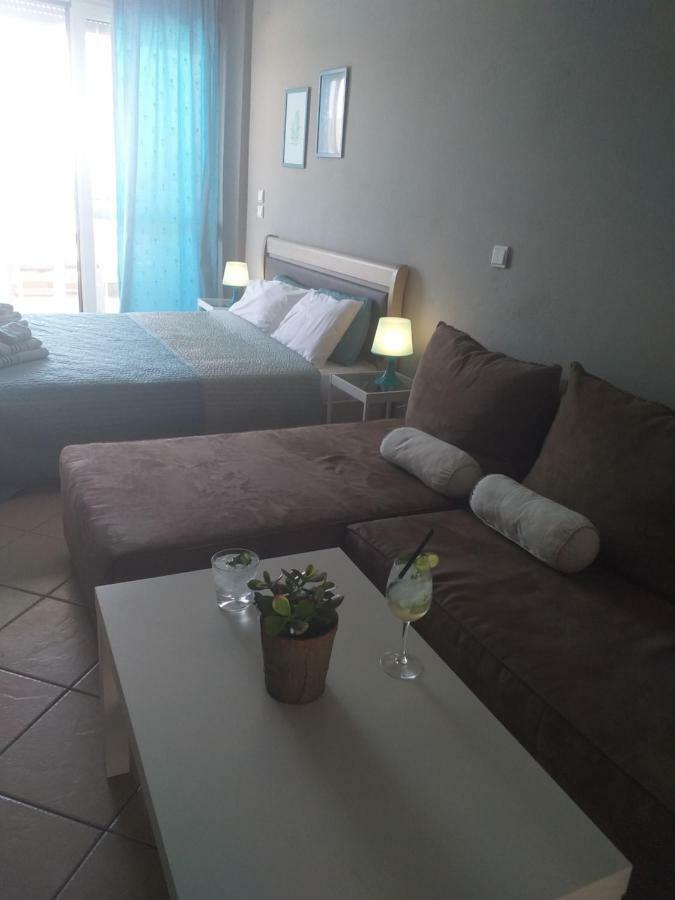 Glykanisos Mini Suites Néa Péramos Bagian luar foto
