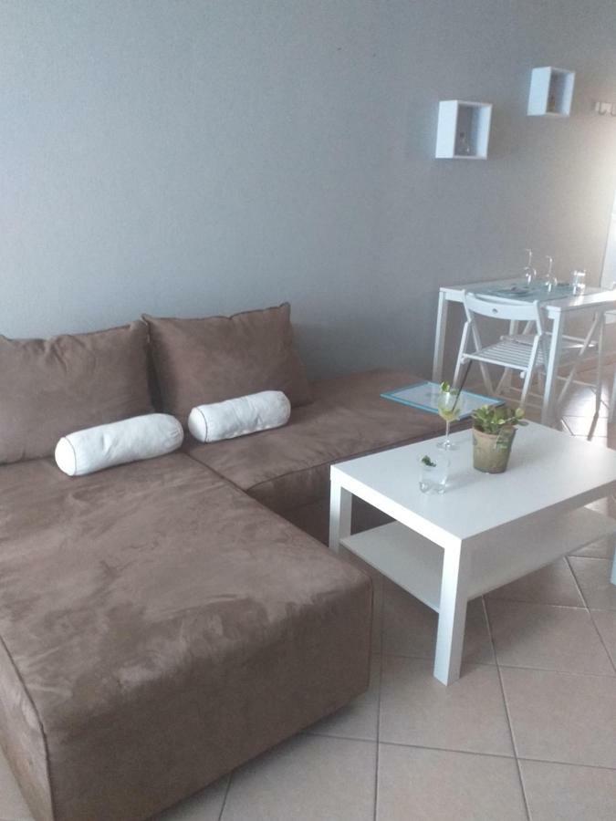 Glykanisos Mini Suites Néa Péramos Bagian luar foto